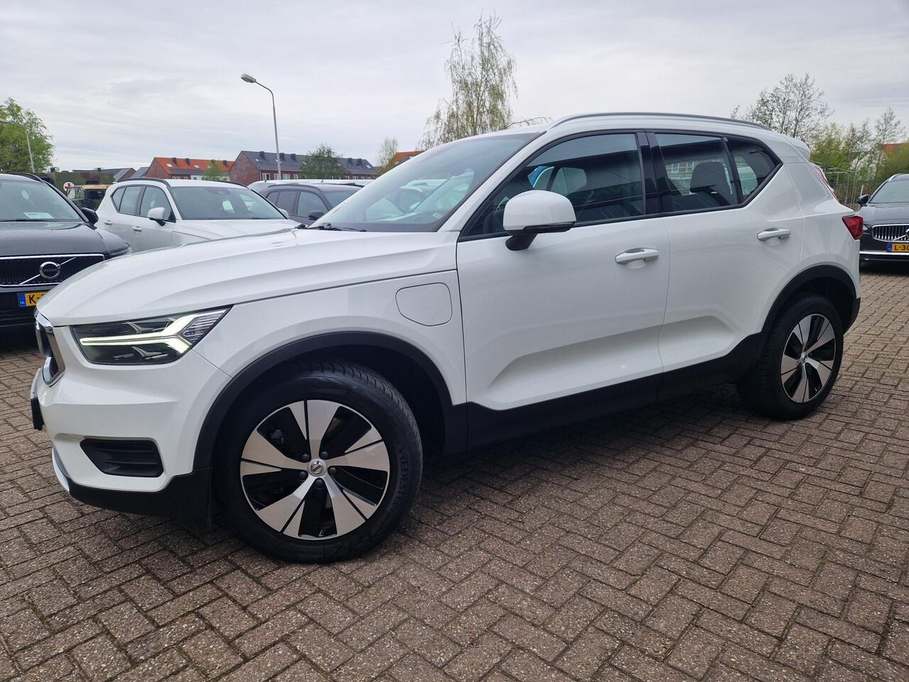 Volvo XC40 1.5 T5 Twin Engine Momentum Pro NL Auto | Verw.stoelen