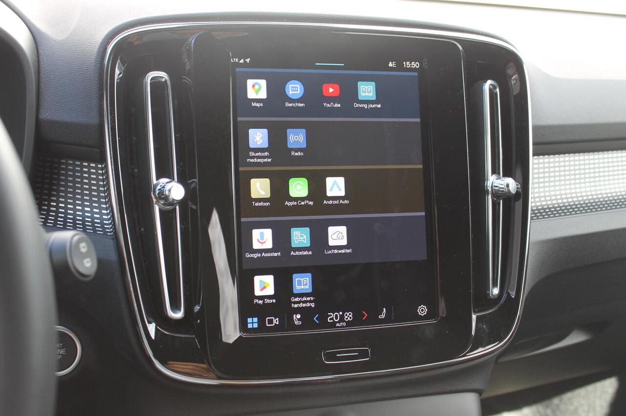 Volvo XC40 B3 177PK Automaat Plus Dark Google infotainment / Draadloos telefoon opladen / Elektrisch bedienbare bestuurdersstoel met geheugen / Adaptieve Cruise Control / Parkeersensoren voor en achter met 360 graden camera