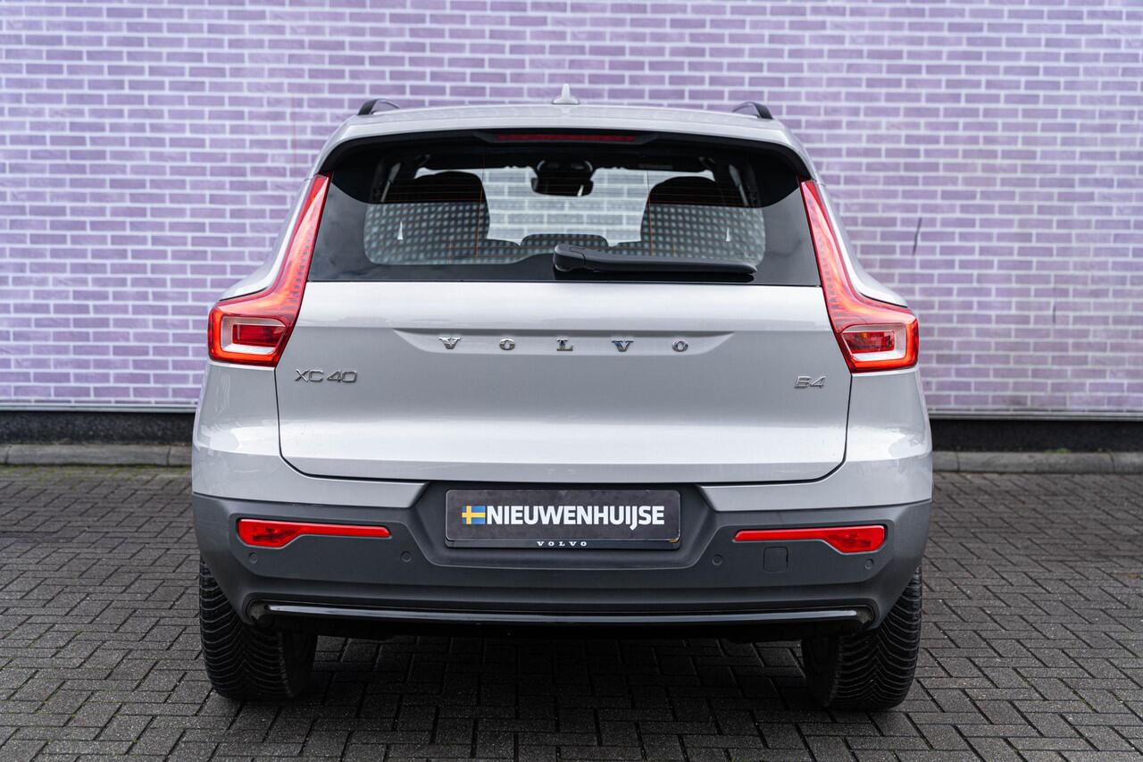 Volvo XC40 2.0 B4 Plus Dark | Trekhaak | Google | Dodehoekdetectie | Adaptieve Cruise Control | Stoel + stuurverwarming | 19" LM | Verwarmbare voorruit |