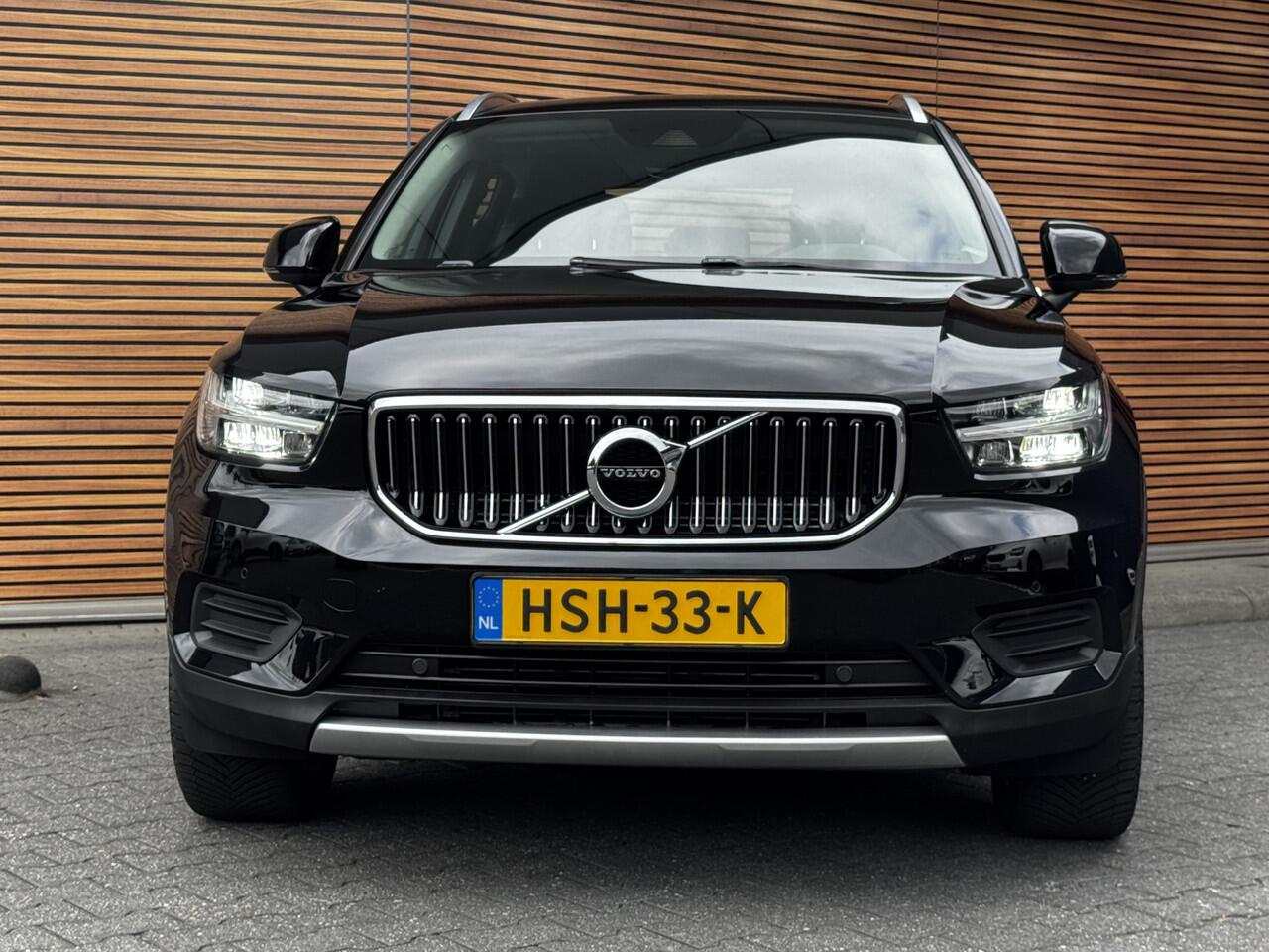 Volvo XC40 1.5 T4 Recharge Inscription PDC v+a / Camera / Navigatie / Carplay / 19 'lm velg
