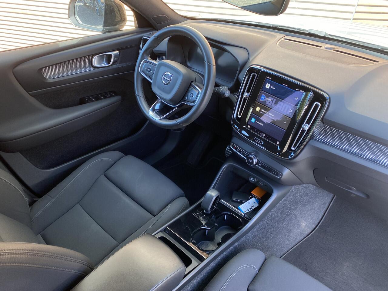 Volvo XC40 Recharge P8 AWD R-Design Camera / Stoel/stuur verwarming / Navigatie