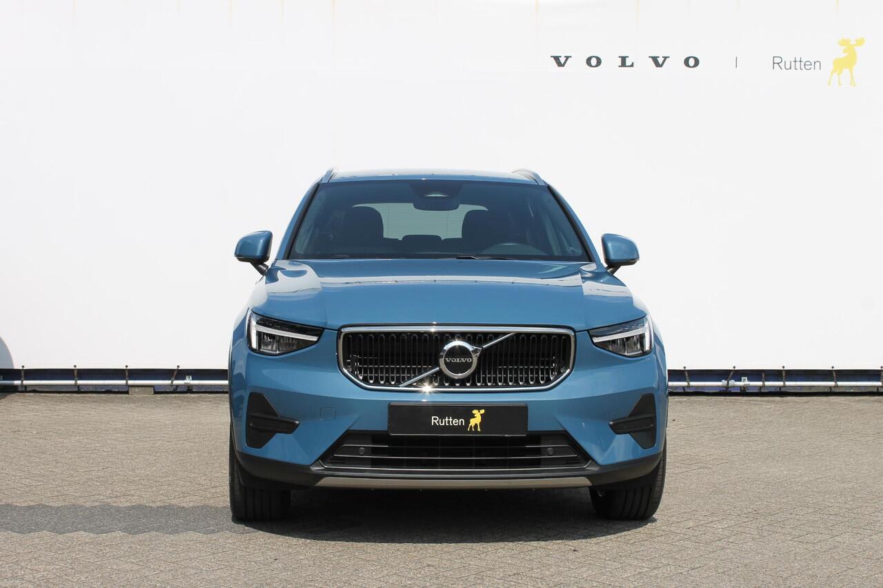 Volvo XC40 B3 177PK Automaat Core Google infotainment / Draadloos telefoon opladen / Elektrisch bedienbare bestuurdersstoel met geheugen / Adaptieve Cruise Control