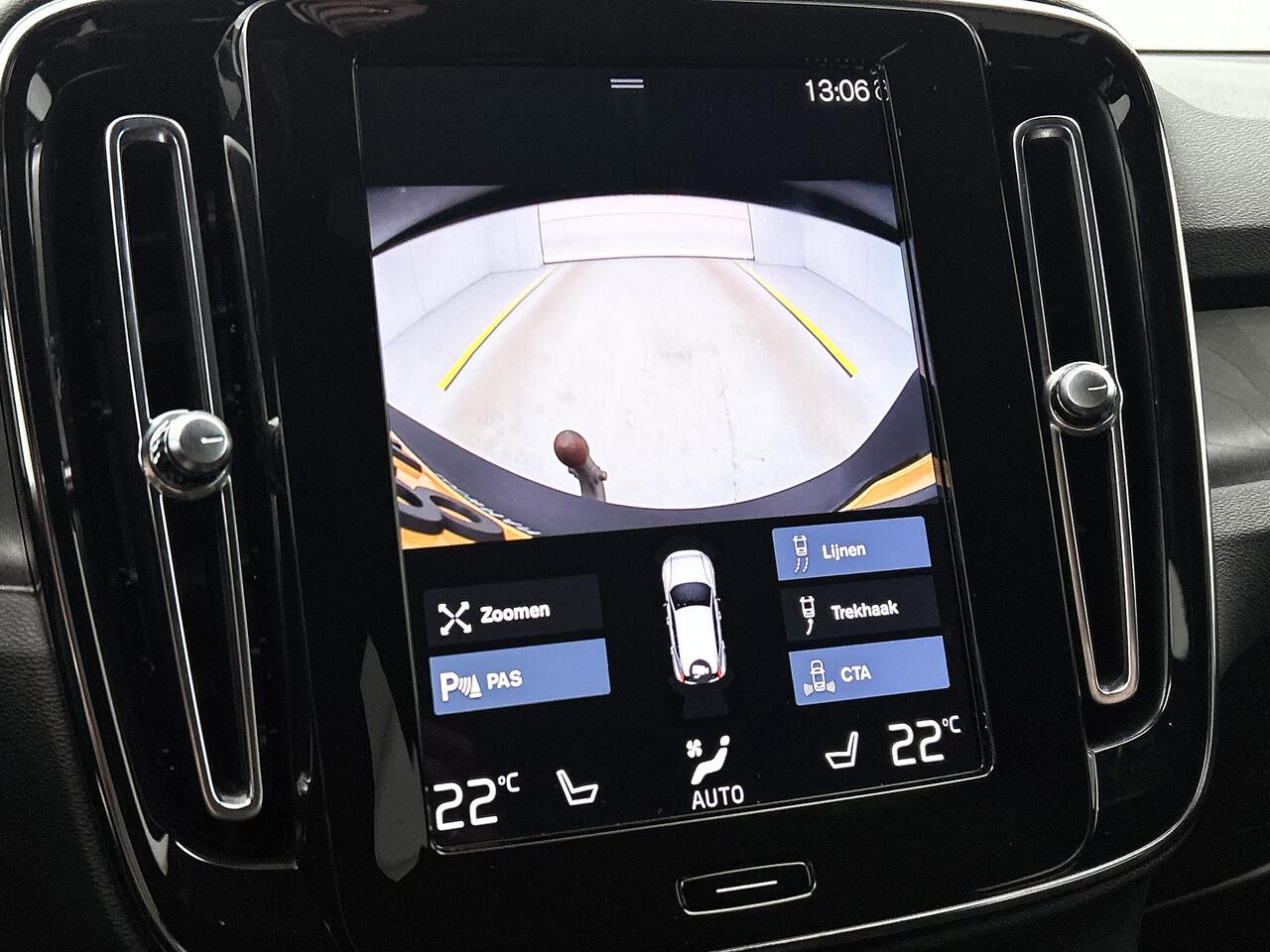 Volvo XC40 1.5 T4 Recharge Ultimate Dark Edition Facelift | BTW | Harman&Kardon | Uitklapbare trekhaak | Stoel/Stuurverwarming | Dodehoek detectie |