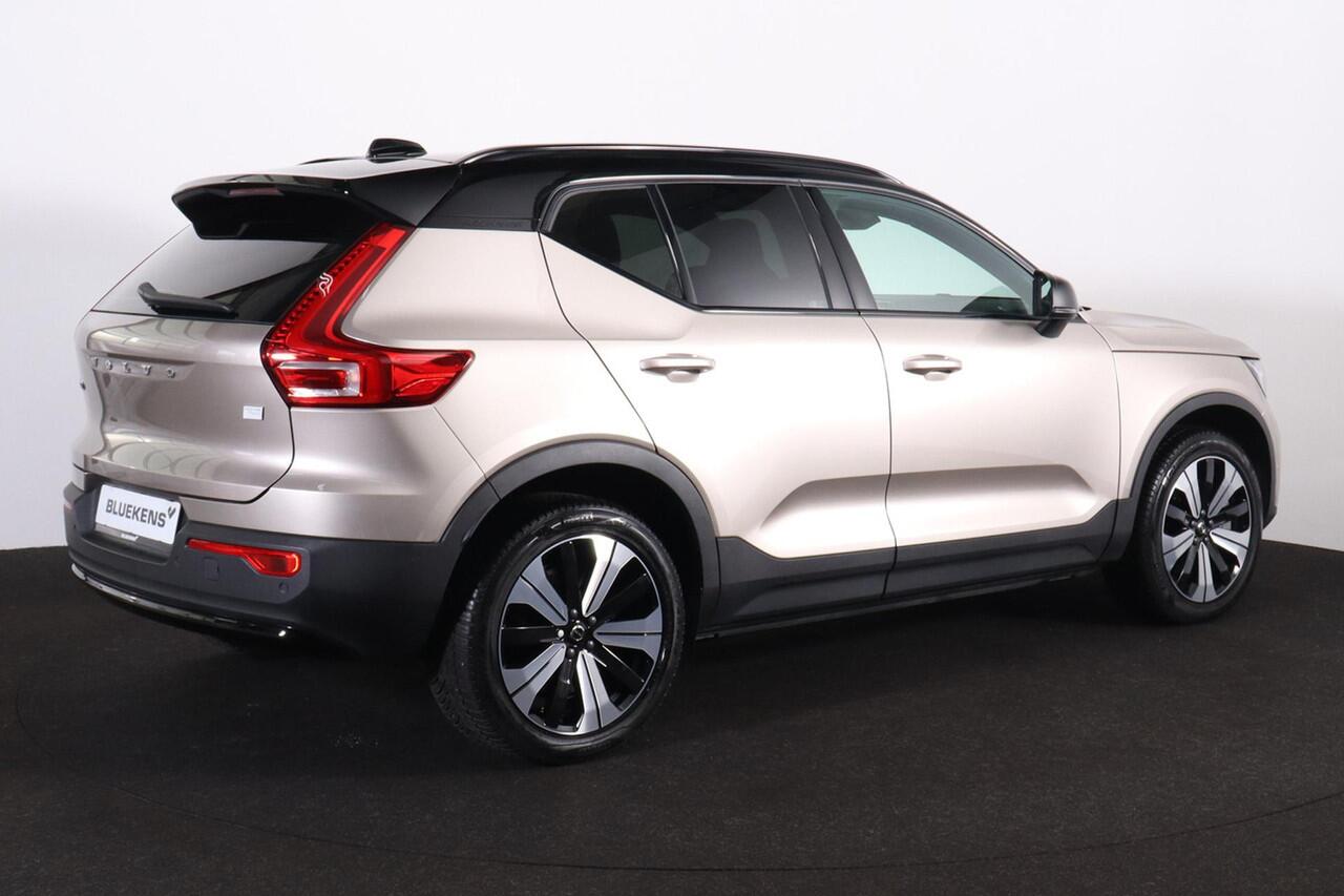 Volvo XC40 Recharge Twin Ultimate 78 kWh - Panorama/schuifdak - IntelliSafe Assist & Surround - 360º Camera - Verwarmde voorstoelen, stuur & achterbank - Parkeersensoren voor & achter - Elektr. bedienb. voorstoelen met geheugen links - Draadloze tel. lader - Warmtep