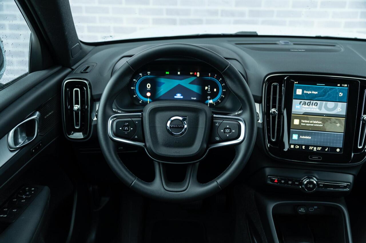 Volvo XC40 B4 Plus Dark Aut. | Trekhaak | All-seasonbanden | Lichtmetalen velgen 5-spaaks 19 inch