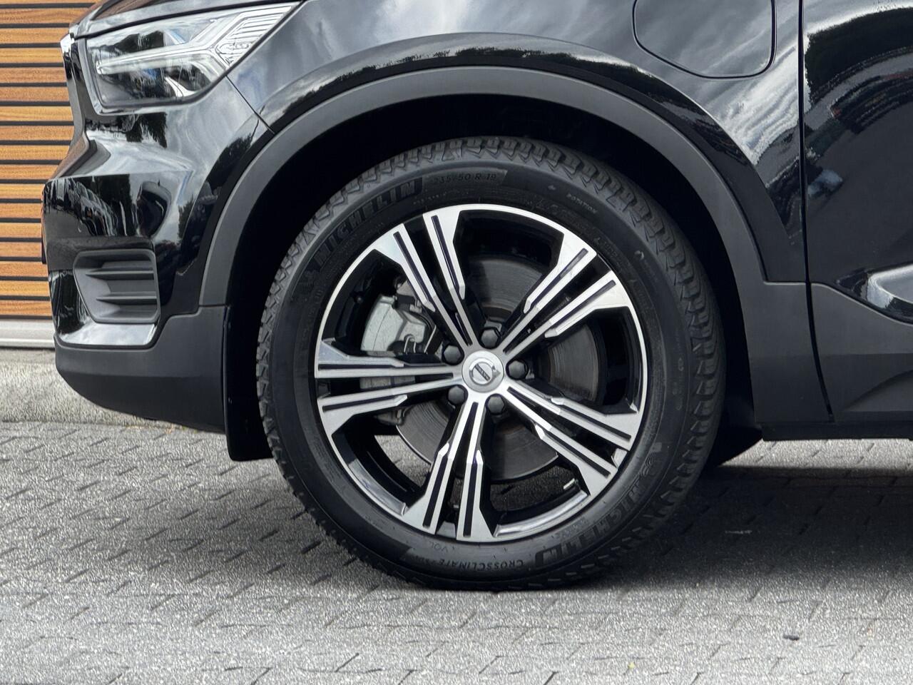 Volvo XC40 1.5 T4 Recharge Inscription PDC v+a / Camera / Navigatie / Carplay / 19 'lm velg