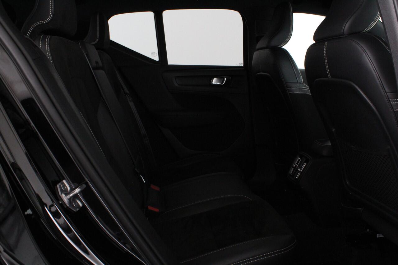 Volvo XC40 1.5 T3 R-Design > 163pk/Trekhaak (Afnb)/20 inch/ all season banden