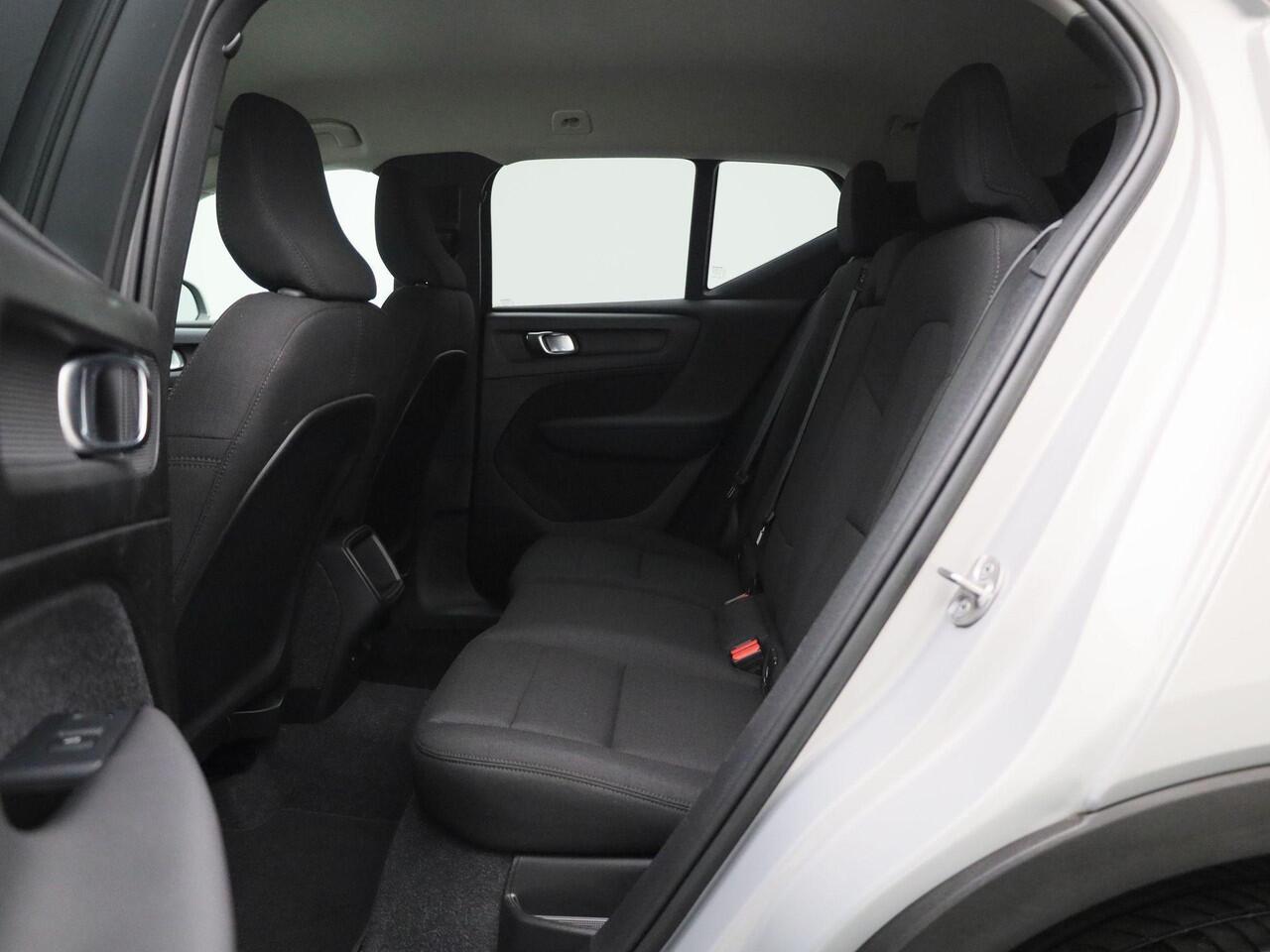 Volvo XC40 T2 Essential | Navigatie | Climate control | Parkeersensoren