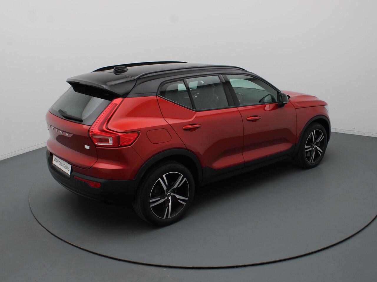 Volvo XC40 T5 260pk Recharge R-Design Automaat Harman Kardon | Camera | Adapt. Cruise | Stoel-/stuur-/voorruitverw.