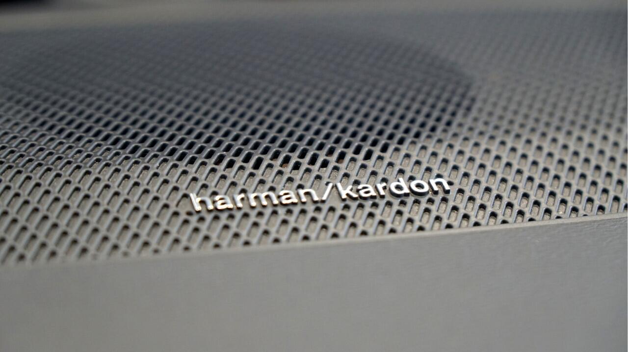 Volvo XC40 1.5 T4 Plug-in Hybrid 155kW/211pk DCT7 Ultimate FACELIFT! PANORAMADAK + HARMAN/KARDON + ADAPT.CRUISE + PILOT ASSIST + NAVI SENSUS + BLIS + LANE ASSIST + EL.STOELEN + STOEL-&STUURVERWARMING + CAMERA + KEYLESS + PARKSENSOREN V&A + 19" LM-VELGEN!!