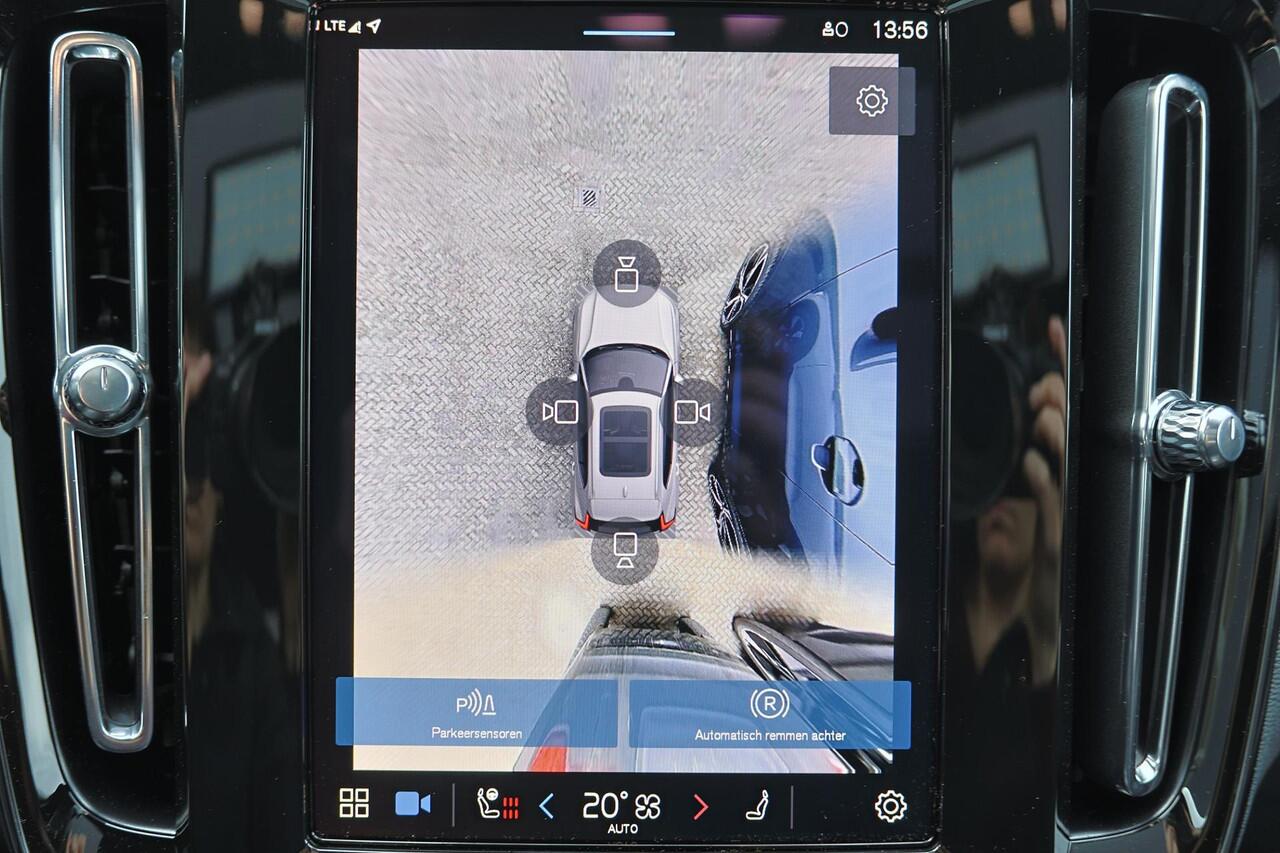 Volvo XC40 Recharge Twin Ultimate 82 kWh - Panorama/schuifdak - IntelliSafe Assist & Surround - 360º Camera - Harman/Kardon audio - Verwarmde voorstoelen & stuur - Parkeersensoren voor & achter - Elektr. bedienb. voorstoelen met geheugen links - Draadloze tel. lader