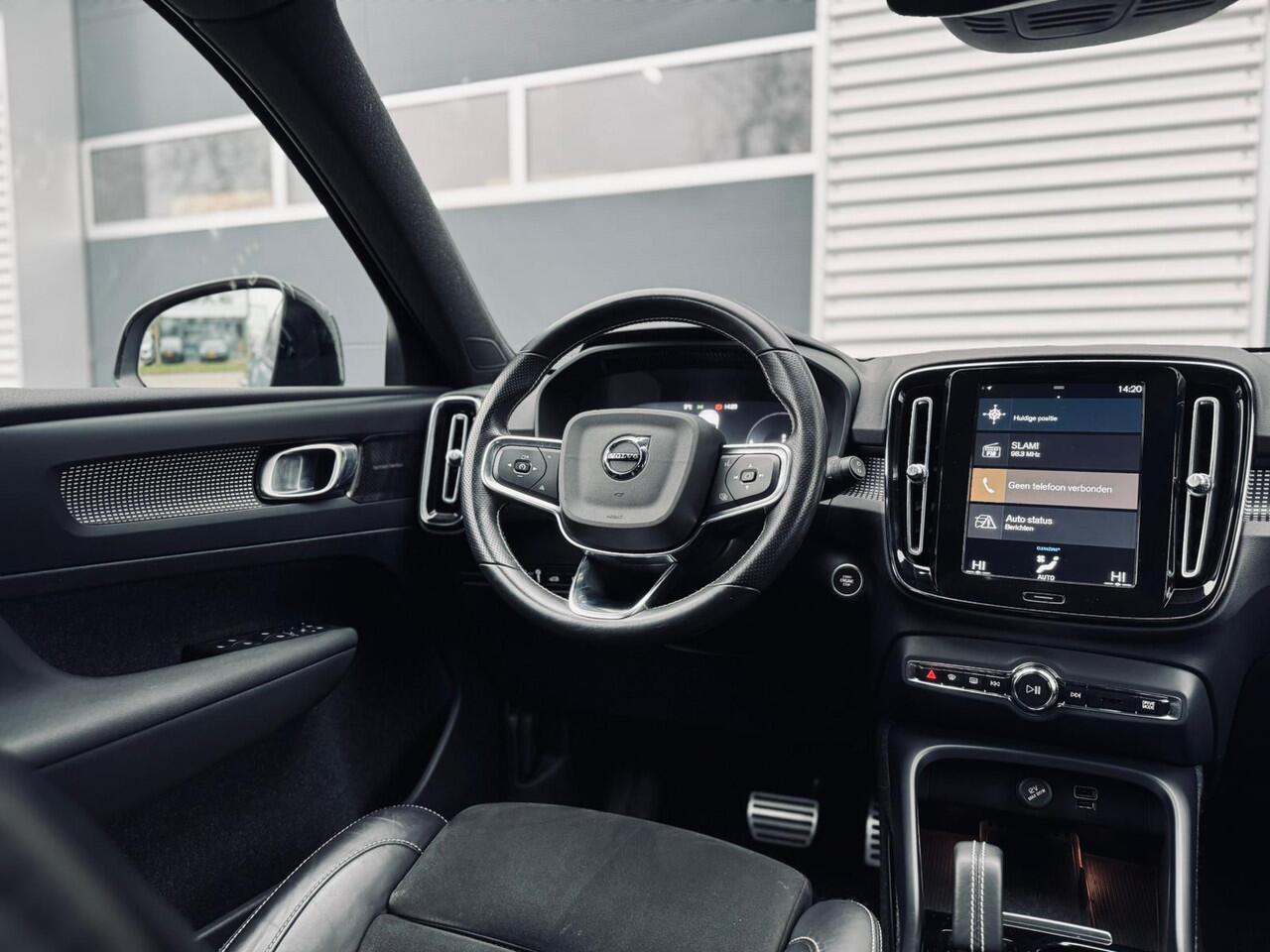 Volvo XC40 1.5 T5 R-Design |Pano |Harman/Kardon |Trekhaak |Sfeer |Alcantara
