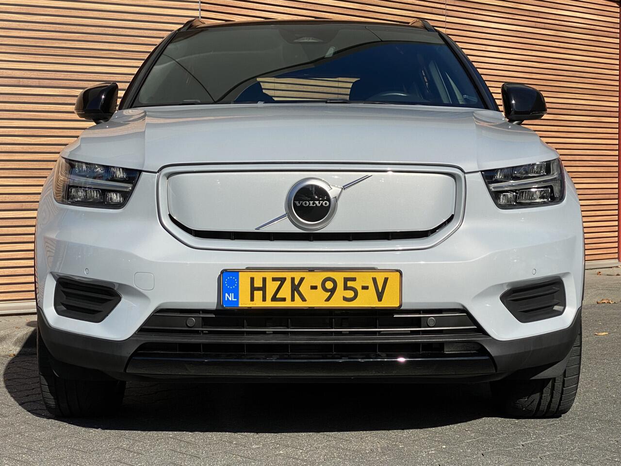 Volvo XC40 Recharge P8 AWD R-Design Camera / Stoel/stuur verwarming / Navigatie