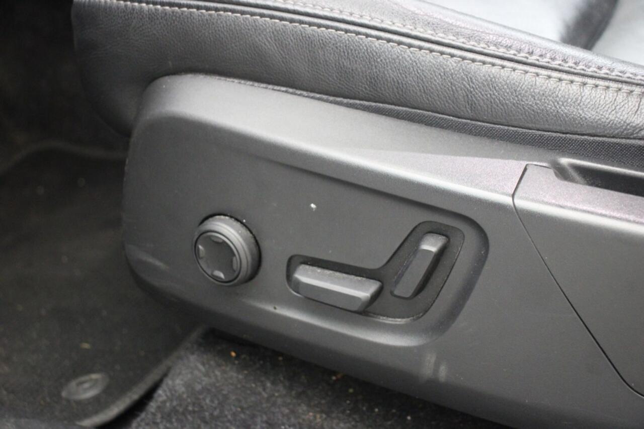 Volvo XC40 Recharge P8 AWD R-Design - Carplay, Navi, Cruise, Leer, Camera, Stoelverw. Memory