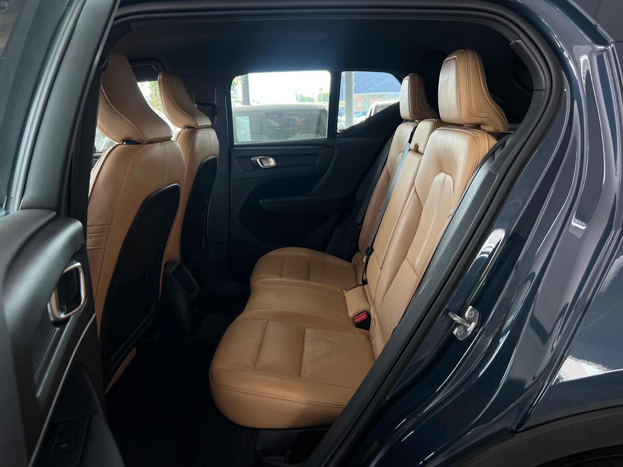 Volvo XC40 1.5 T5 Twin Engine Inscription NL AUTO | LEDER | STOELVERW | 5x voorraad