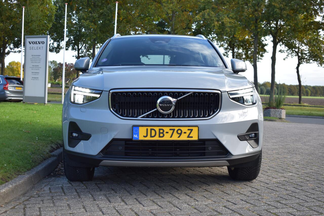 Volvo XC40 B4 211PK Automaat Core | ACC | 20"LMV | Trekhaak | BLIS | Camera | Stoelverwarming | Stuurverwarming |