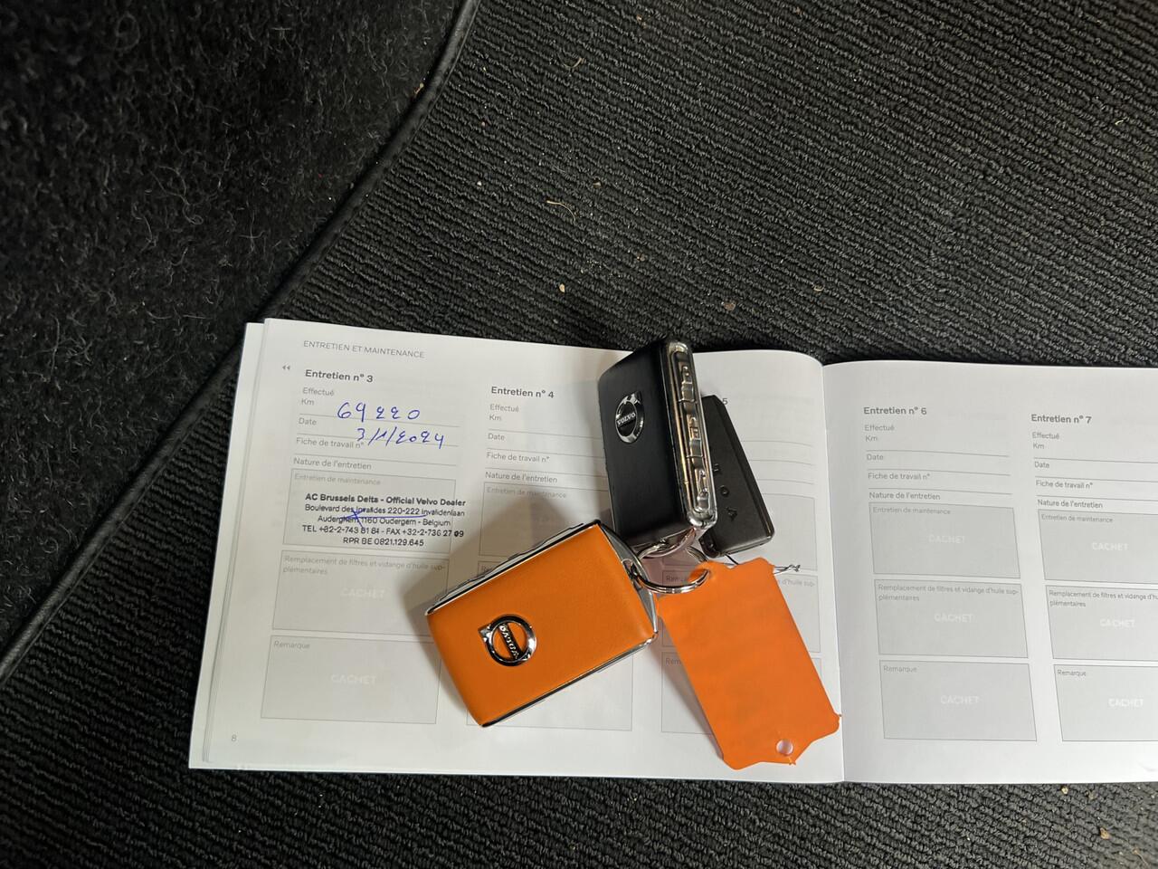 Volvo XC40 1.5 T5 Recharge Inscription Leer Schuif/kantel dak Navigatie