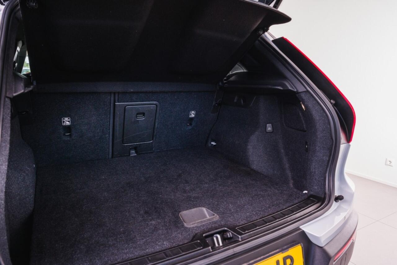 Volvo XC40 Recharge P8 AWD