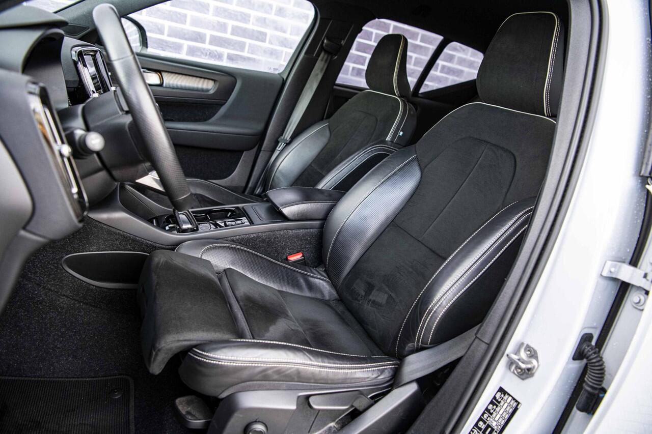 Volvo XC40 1.5 T3 R-Design | Trekhaak | 20" | Adaptieve cruise control | Stoel/stuur verwarming | Parkeer camera |