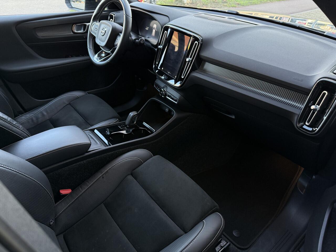 Volvo XC40 Recharge P8 AWD R-Design | Premium Audio by Harman Kardon | Apple Carplay/Android Auto |