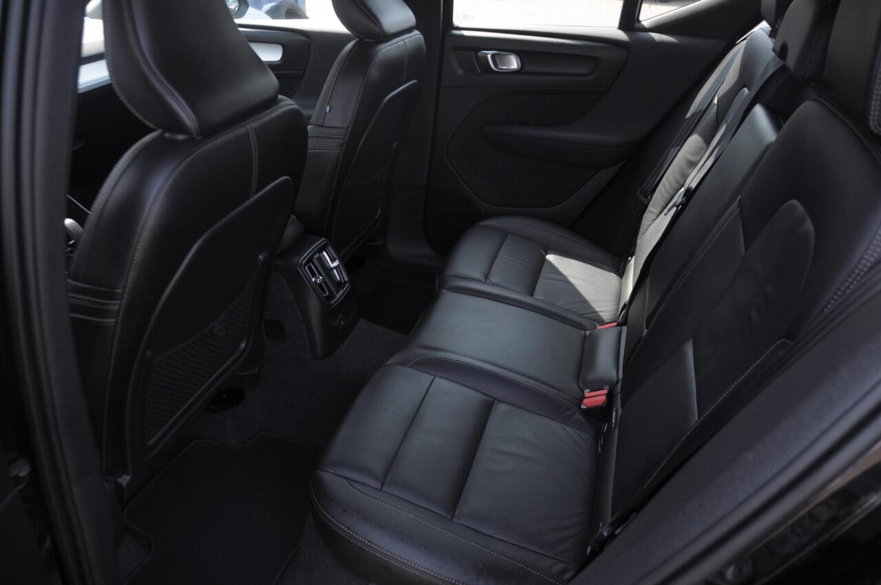 Volvo XC40 T4 211PK Automaat Recharge Inscription Expression / Lederen Bekleding / Cruise control / Elektrische achterklep / Parkeersensoren met camera / Apple carplay /