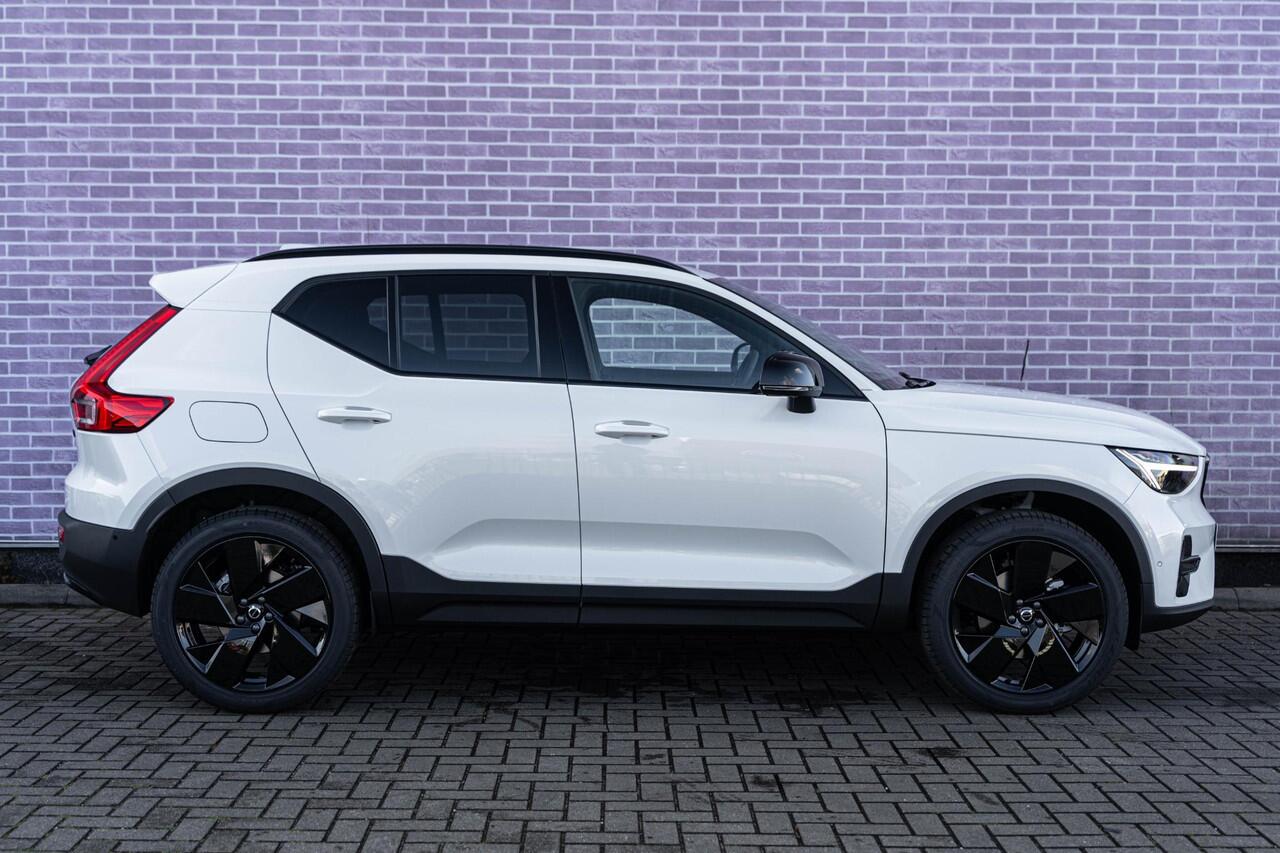 Volvo XC40 B4 Plus Black Edition | Google | Schuif-/Kanteldak | 360 Camera | Adaptieve Cruise | Getint Glas | Memory | Harman Kardon Audio | Zitverlenging | Keyless | 20" LM