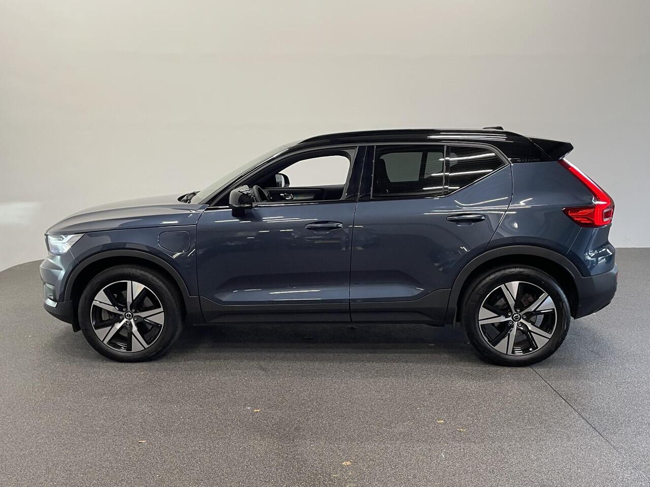 Volvo XC40 1.5 T5 262pk Recharge R-Design Navigatie Apple Carplay/ Android Auto Camera Parkeersensoren Cruise Control Stoelverwarming Full Led Virtual Cockpit Climate Control Lichtmetalen velgen