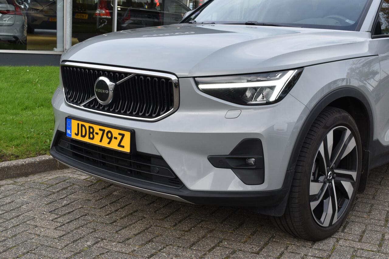 Volvo XC40 B4 211PK Automaat Core | ACC | 20"LMV | Trekhaak | BLIS | All season | Camera | Stoelverwarming | Stuurverwarming |