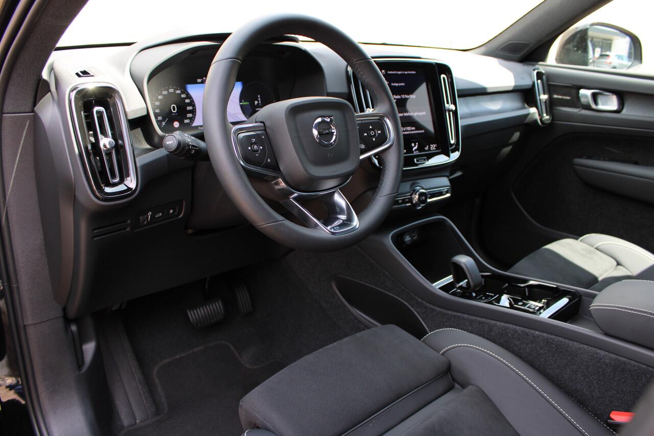 Volvo XC40 1.5 T4 Plug-in hybrid Plus Dark | Trekhaak | H/K | Pilot | Full