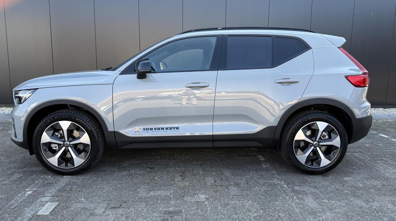 Volvo XC40 2.0 B4 Plus Dark , Automaat, Stoel+Stuur Verwarming, 360 Camera, Elek. Verstelbare stoel met geheugen, Harman/Kardon, Adaptive Cruise, Extra Getint Glas, Google, Carplay, DAB, Keyless, Verwarmde Voorruit,