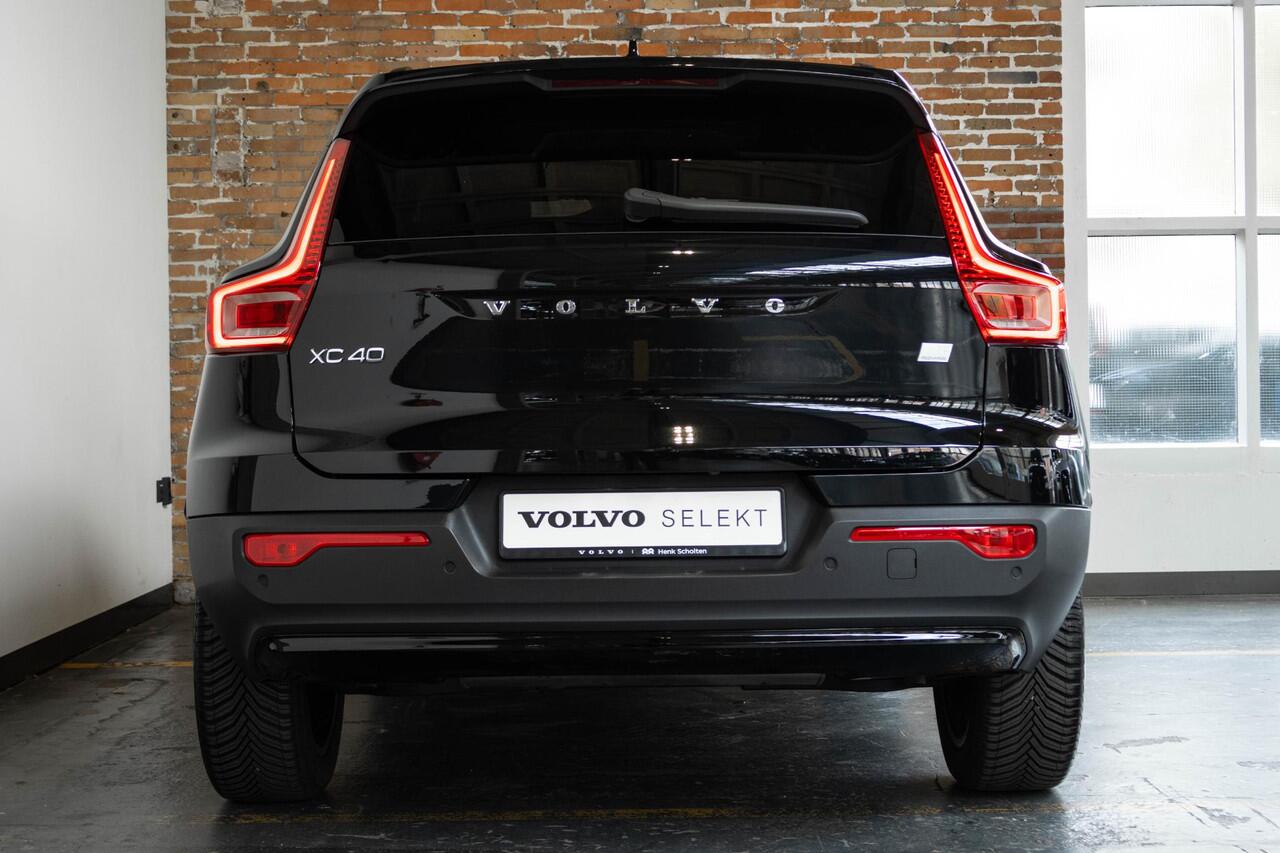 Volvo XC40 T5 Recharge Inscription | Harman Kardon Premium Audio | Panoramadak | 4-seizoenen banden | 360° parkeercamera | Stoeverwarming | BLIS | Adaptive Cruise Control | Parkeersensoren voor + achter | Navigatie
