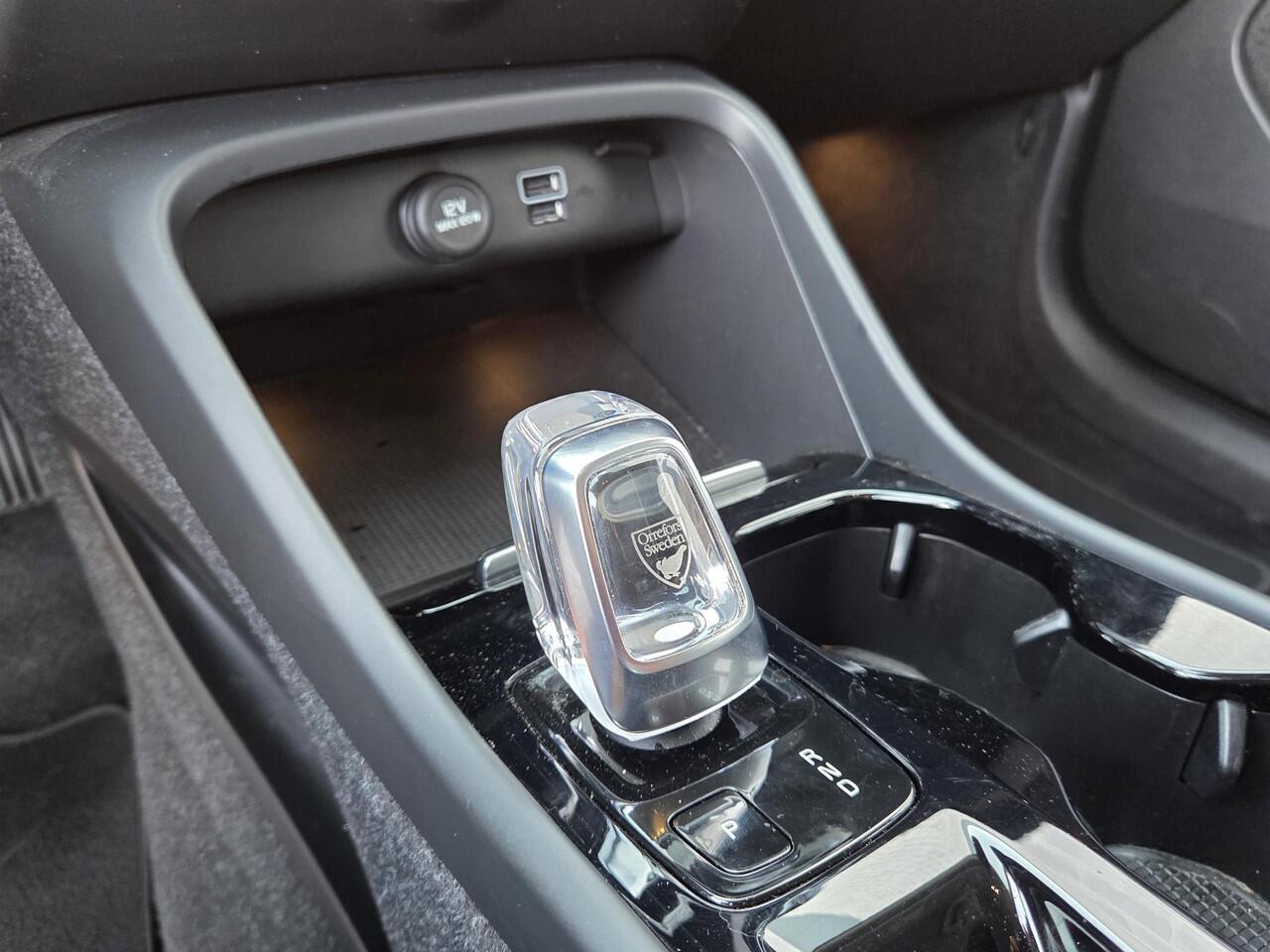 Volvo XC40 Plug in-Hybrid T5 Inscription | Trekhaak | Keyless | Adaptieve Cruise Control | Leder | Achteruitrijcamera | Verw. Stoelen | Parkeersensoren V+A