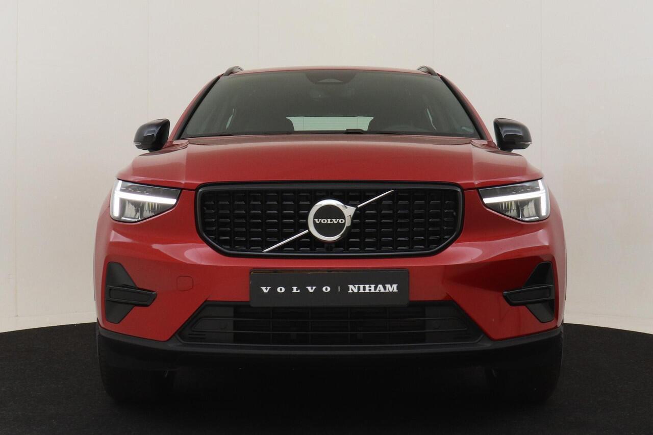 Volvo XC40 B4 (M-HYBRID) PLUS DARK -CAMERA|ADAP.CRUISE|VERW.VOORRUIT|TREKHAAK|HARMAN/KARDON