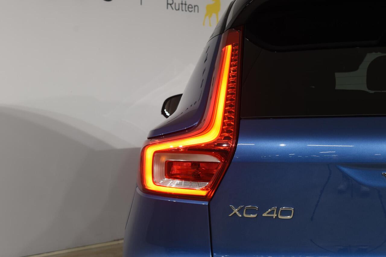 Volvo XC40 T5 262PK Automaat Recharge R-Design / Navigatie / Stuur & Stoelverwarming / Elektrische achterklep / Achteruitrijcamera / Elektr. Trekhaak / Elektrische stoelverst. met geheugen