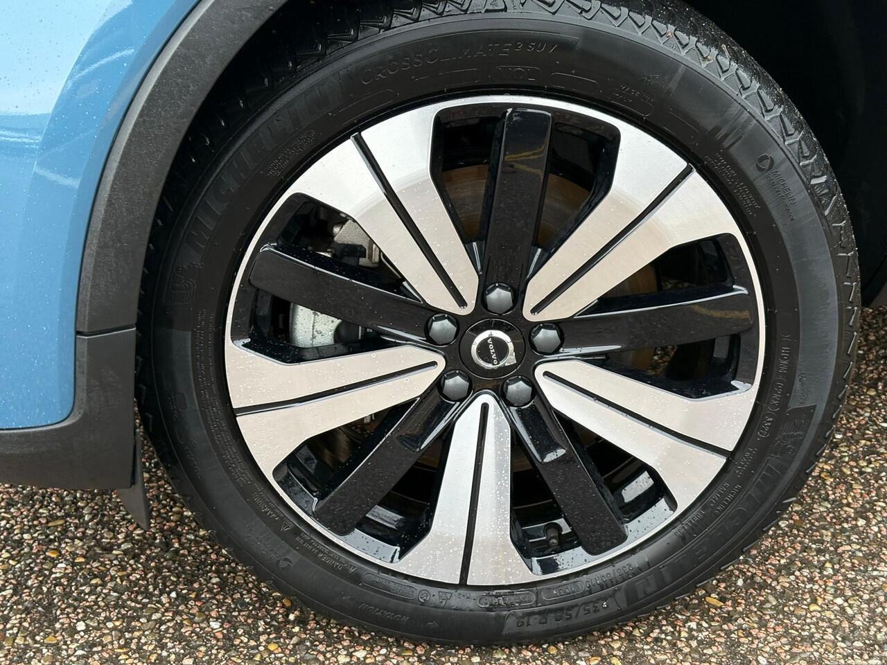 Volvo XC40 Recharge Core | DAB | Camera | Climate control