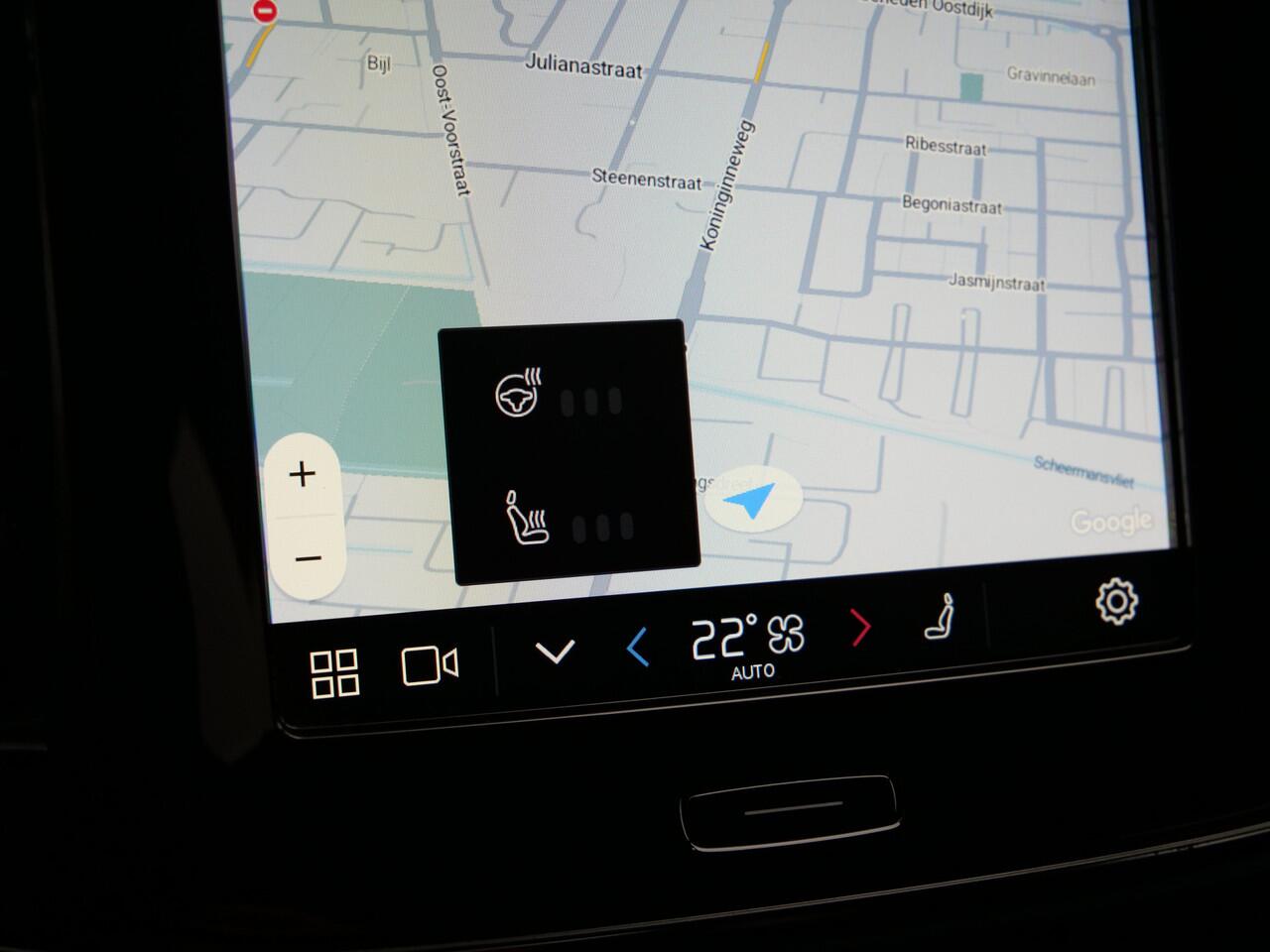 Volvo XC40 Recharge P8 408pk AWD R-Design Automaat SOH 92% / Trekhaak / Stuurverwarming / Adaptive cruise