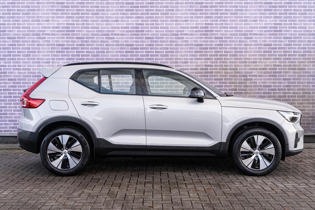 Volvo XC40 2.0 B4 Plus Dark | Trekhaak | Google | Dodehoekdetectie | Adaptieve Cruise Control | Stoel + stuurverwarming | 19" LM | Verwarmbare voorruit |