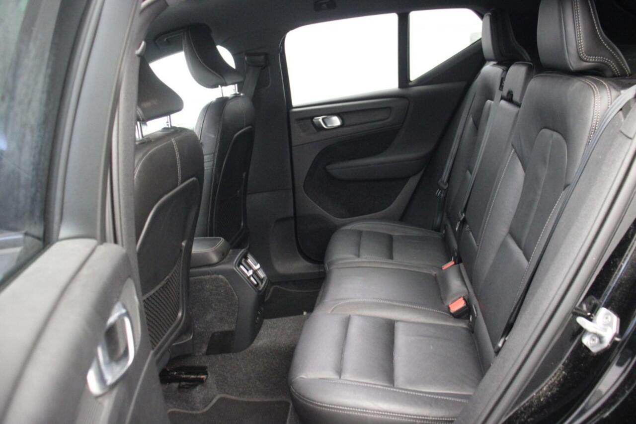 Volvo XC40 Recharge P8 AWD R-Design - Carplay, Navi, Cruise, Leer, Camera, Stoelverw. Memory