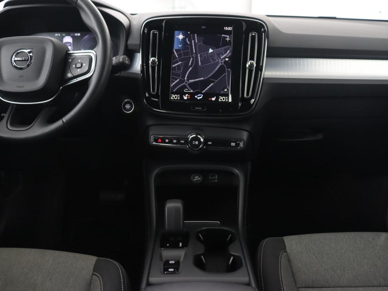 Volvo XC40 1.5 T4 Recharge Inscription | Stoel & stuurverwarming | Full LED | Carplay | Navigatie | DAB | Cruise control | Climate control | PHEV | Plug In