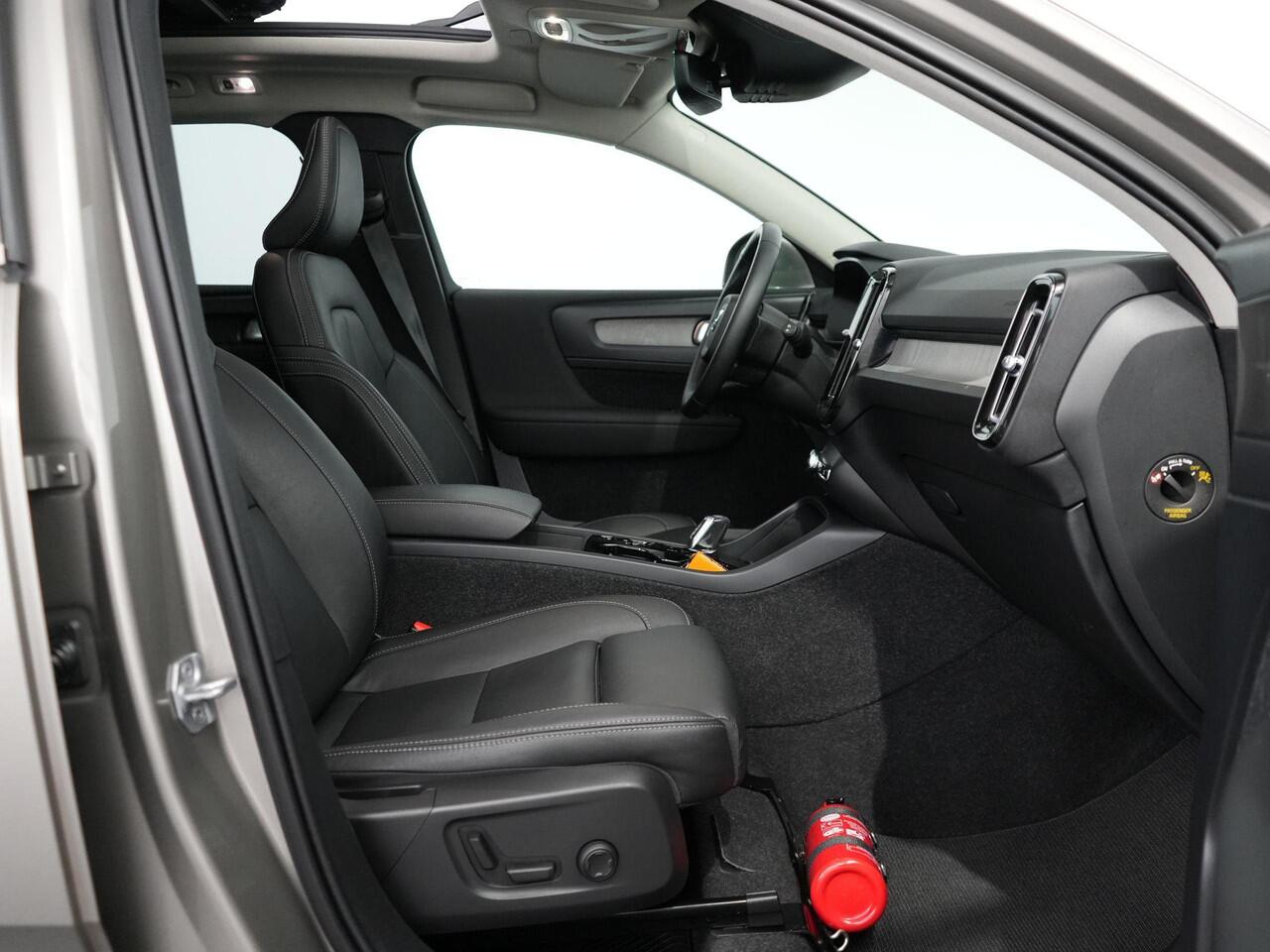 Volvo XC40 1.5 T4 Recharge Inscription Expression | BLIS | Pano | H&K | 360 Camera | Leer |