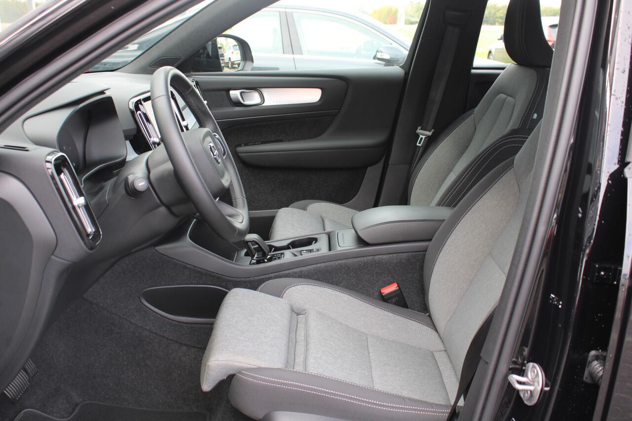 Volvo XC40 B3 Automaat Core | Camera | AppleCarplay | El. Voorstoelen | Parkeersensoren V+A | DAB |