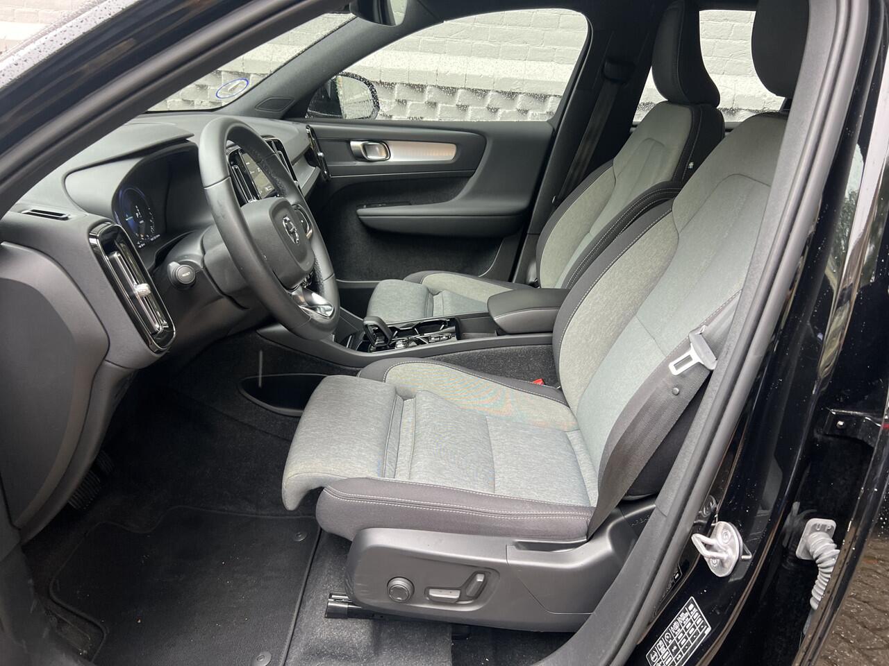 Volvo XC40 1.5 T4 Plus Bright Navigatie Carplay Trekhaak Onderhoudsboekjes