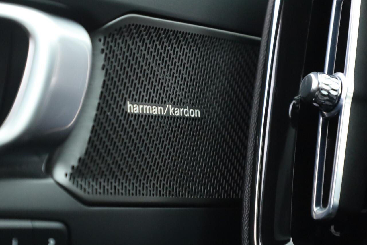 Volvo XC40 B3 Plus Black Edition | Adapt. Cruise | Harman Kardon | 360cam | Pixel LED | Stoel- Stuurverw. | 20''