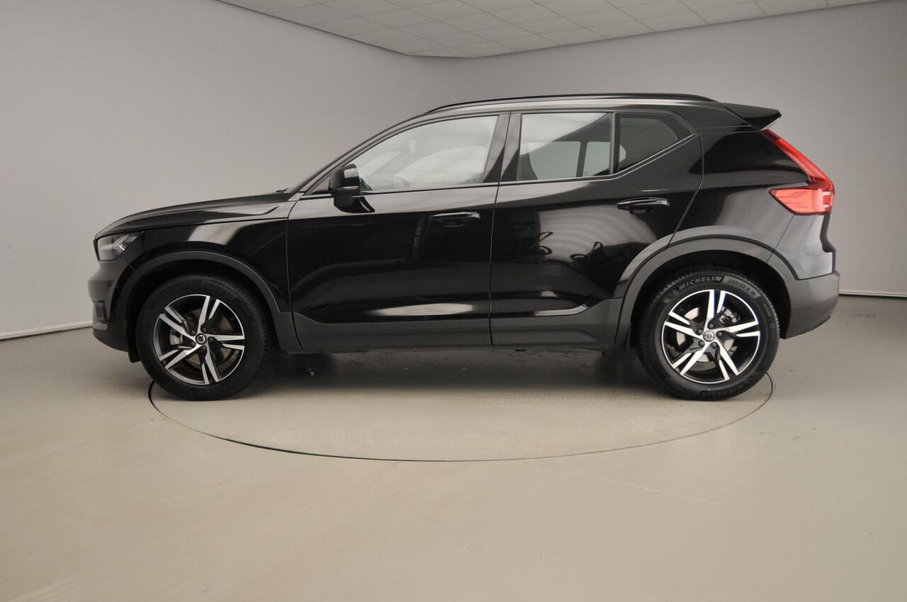 Volvo XC40 2.0 B4 Inscription | Navi | CarPlay | 18" | Camera | LED
