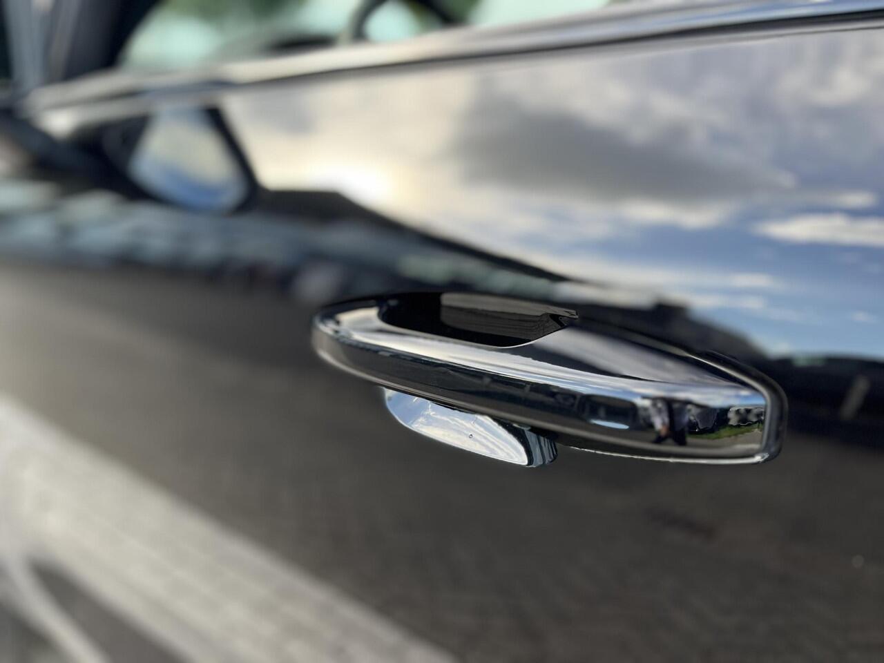 Volvo XC40 B4 Plus Dark | Harman/Kardon | Memoryseats | Keyless Entry | Trekhaak |