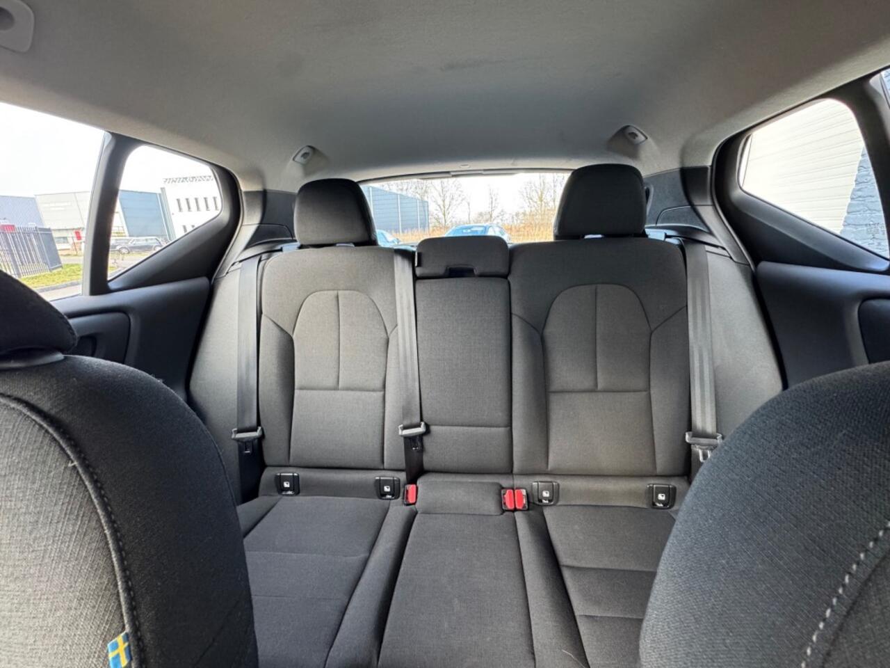 Volvo XC40 1.5 T3 Momentum 163pk + Camera + Led + Navi +Pdc - 2020