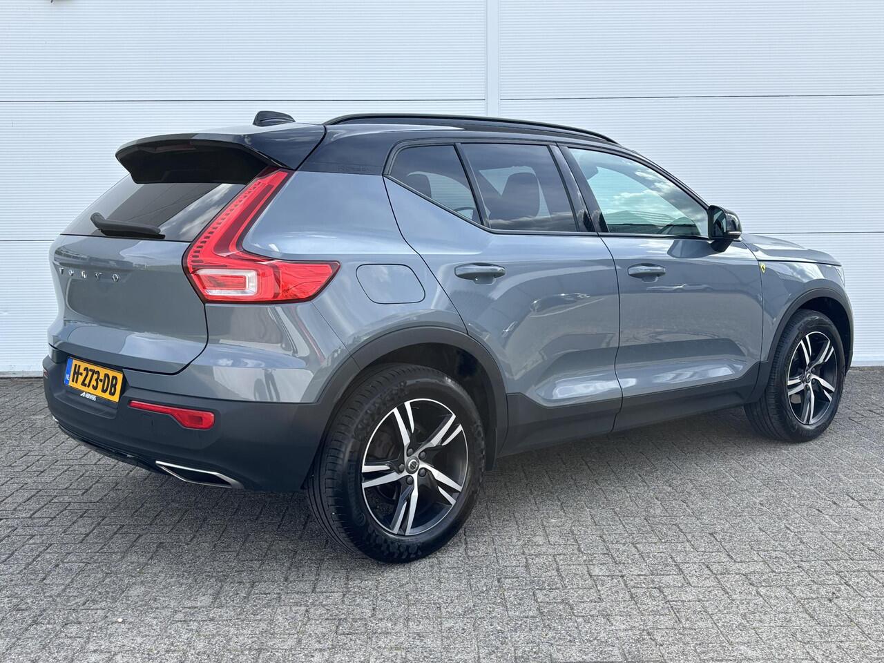 Volvo XC40 1.5 T3 R-Design / Navigatie / Camera / Origineel Nederlands / Elektrische achterklep /