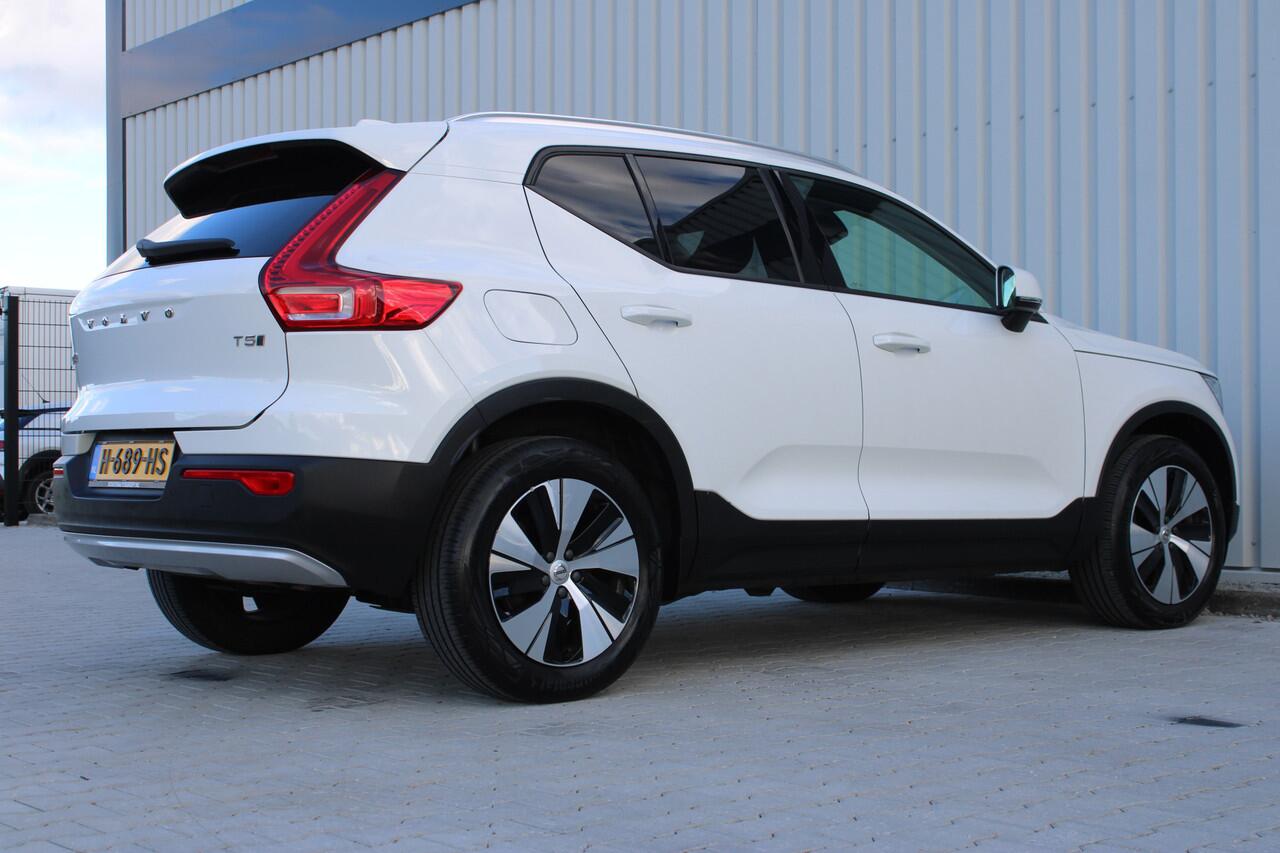 Volvo XC40 1.5 T5 Twin Engine Momentum Pro | Incl. 12 maanden garantie | 100% onderhouden | Cruise control | Climate control | Apple carplay/Android auto | Parkeercamera | Stoelverwarming |