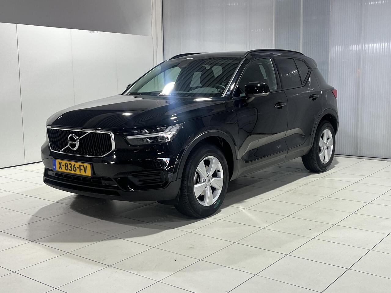 Volvo XC40 1.5 T2 Momentum | LED Koplampen | Parkeersensoren voor en achter | Camera | Navigatie | Dealer onderhouden |