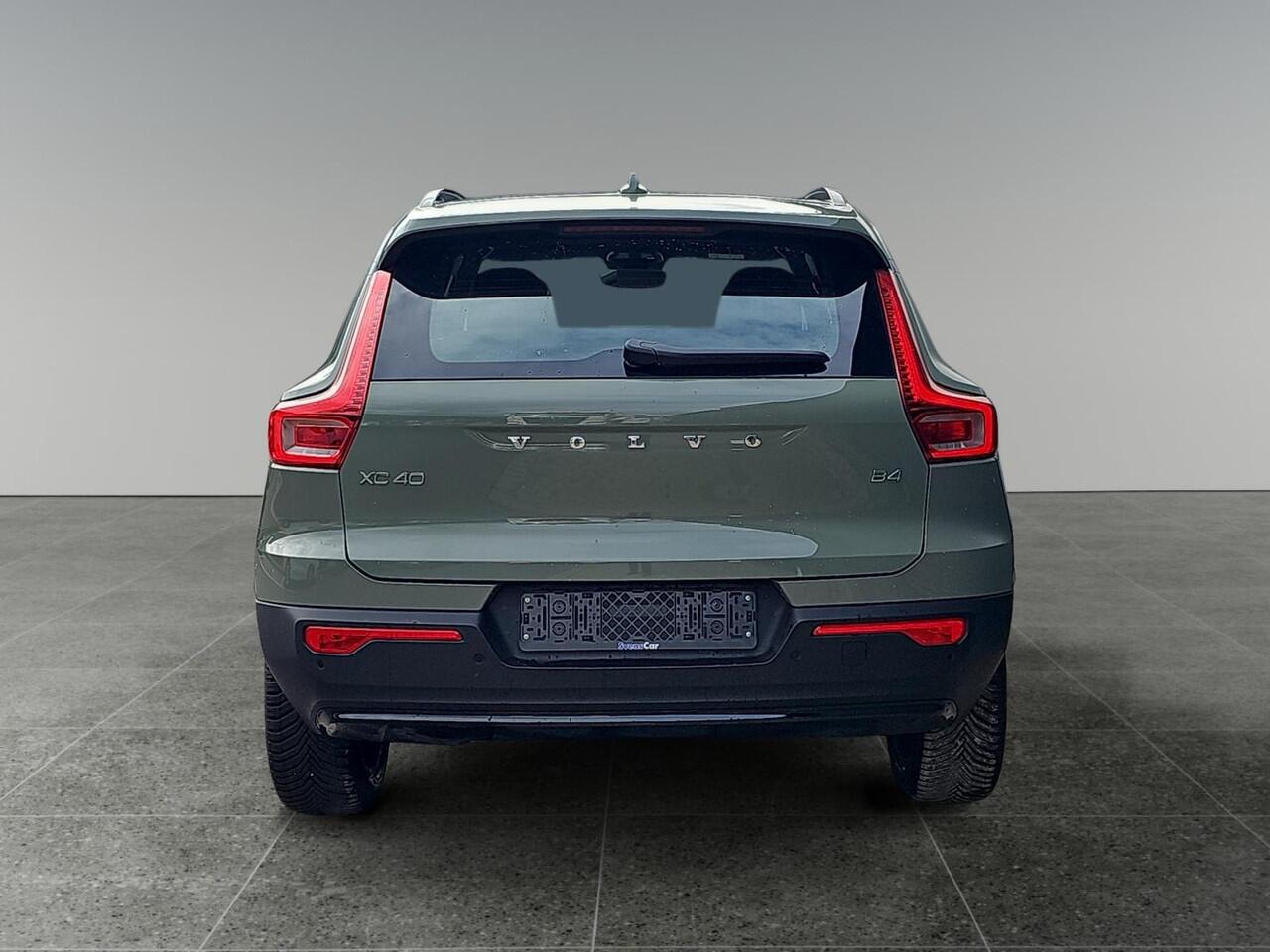 Volvo XC40 2.0 B4 Plus Dark | Trekhaak | Verwarmbare voorruit | Keyless Entry | Stoelverwarming |